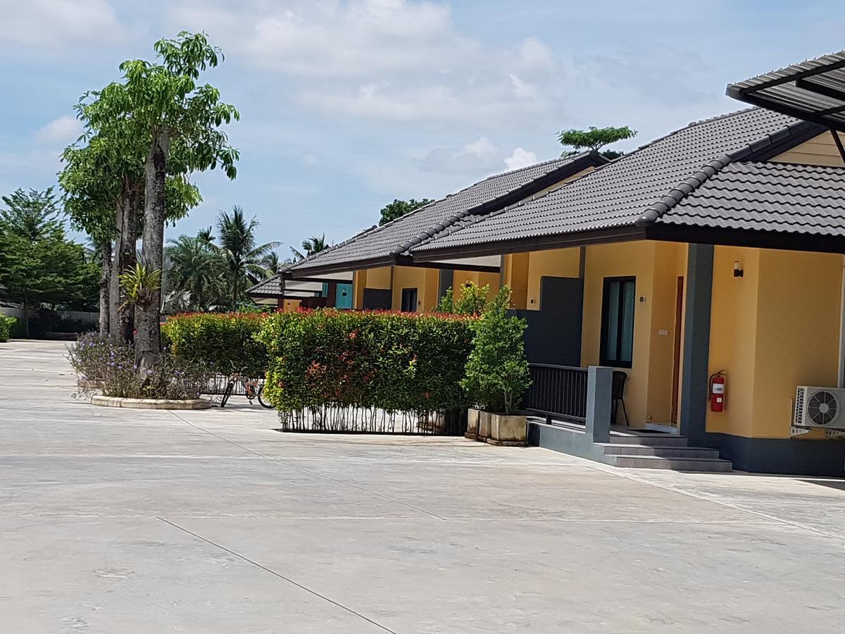 Nicasio Hotel Chumphon Exterior foto